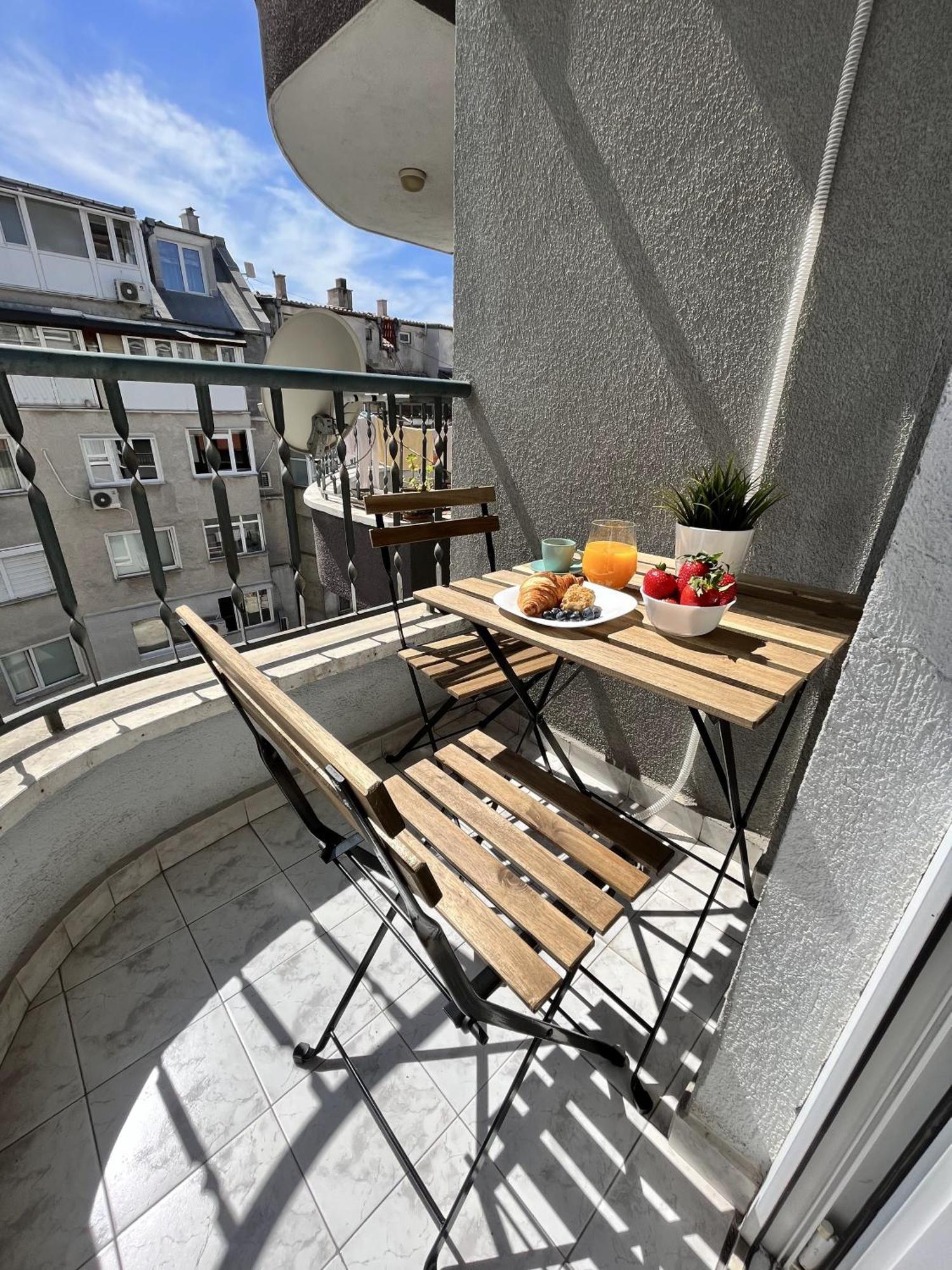 Central Cosy, Fully Renovated 2Bd Near The Cathedral Varna Exterior foto